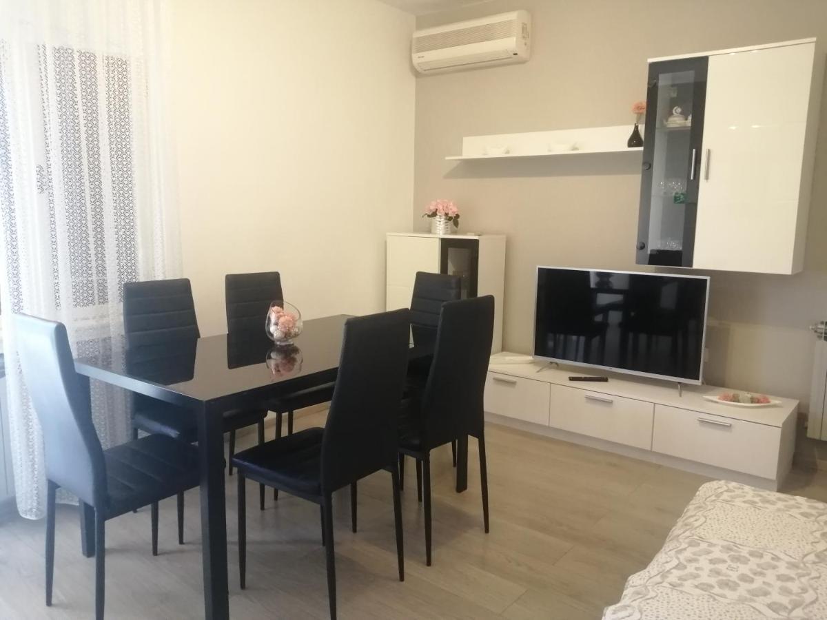 Apartment Vera, 80 M From The Sea Novigrad  Exterior photo