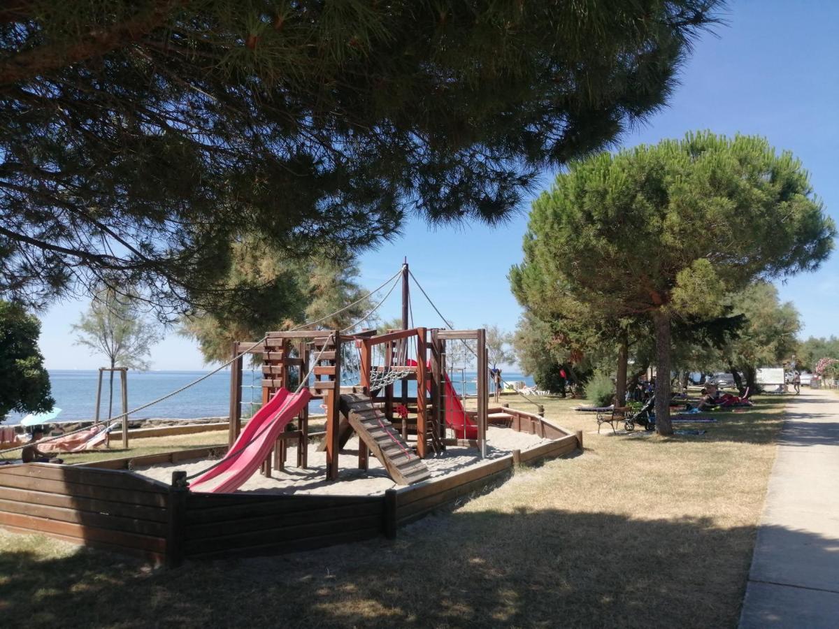 Apartment Vera, 80 M From The Sea Novigrad  Exterior photo